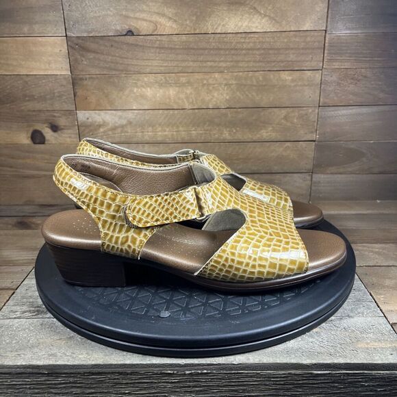 SAS Suntimer Gold Patent Leather Reptile Slingback Sandals Women's Size 8.5 M - Picture 1 of 10